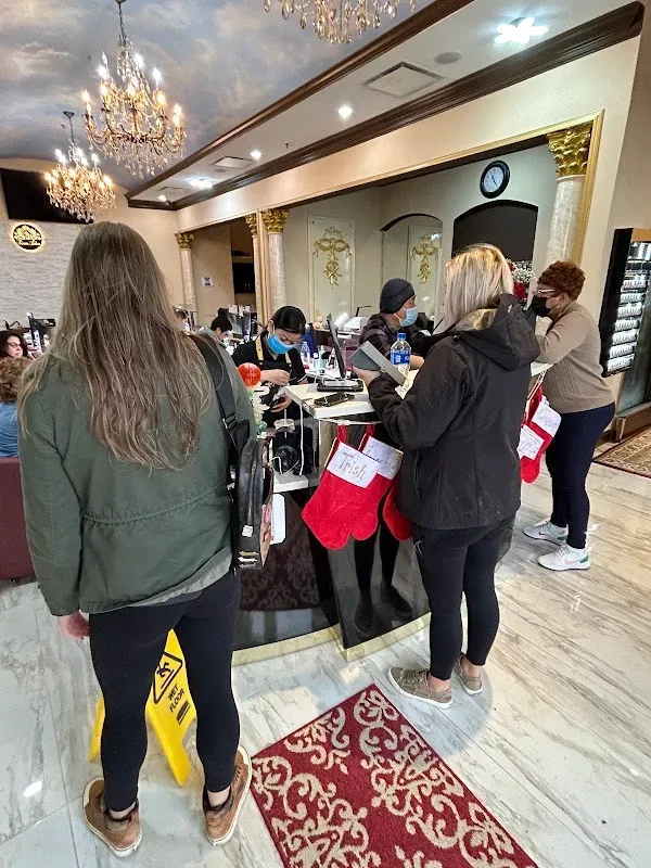 Venus Salon — Nail salon in Forest Hill